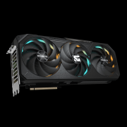 RTX50i显卡面对着激